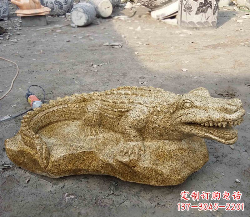 河南鳄鱼动物石雕