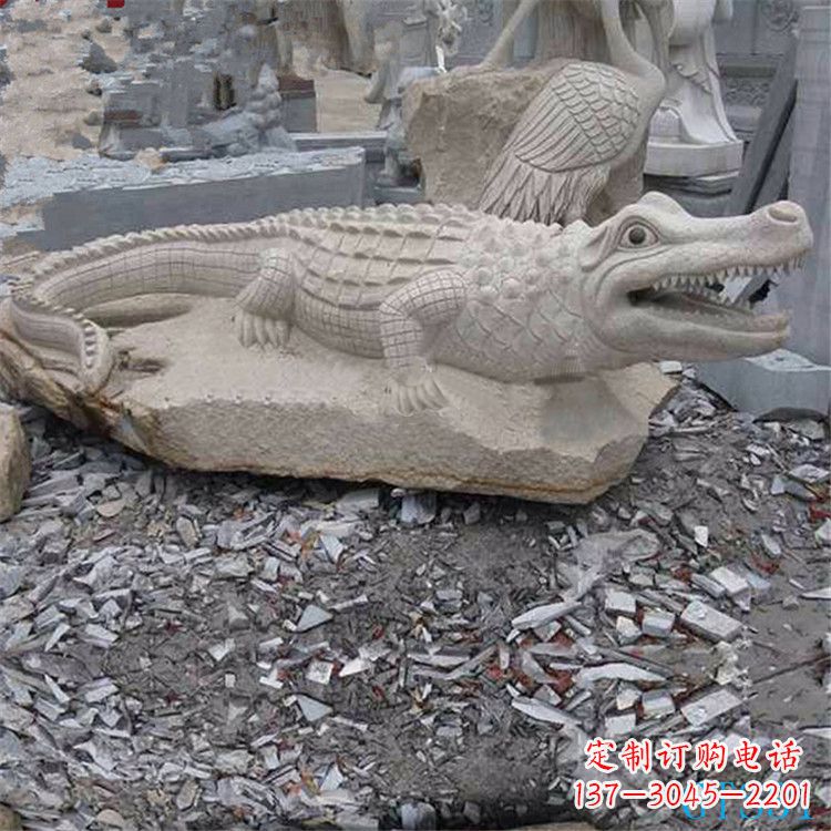 河南鳄鱼黄沙岩动物石雕精致装饰您的家