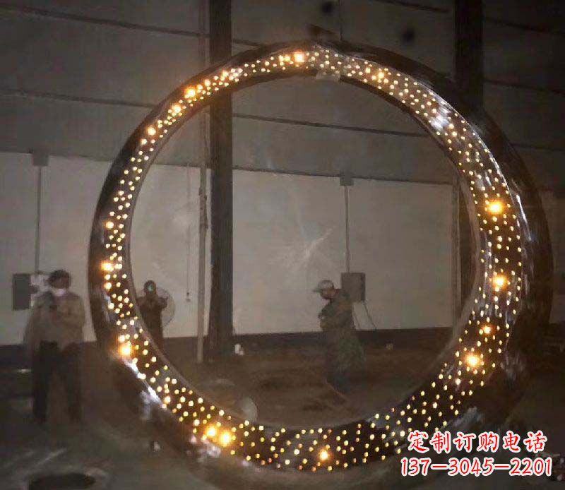 河南发光圆环不锈钢雕塑