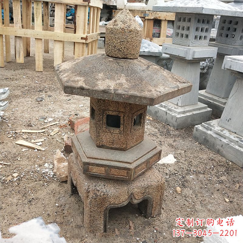 河南古雅时尚仿古石灯笼雕塑