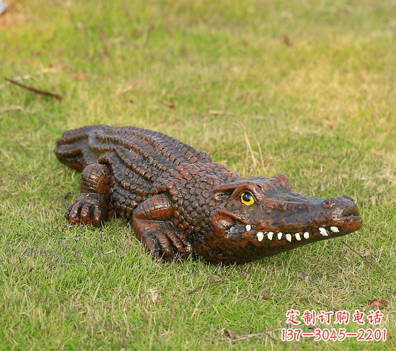 河南仿真鳄鱼雕塑园林动物景观雕塑
