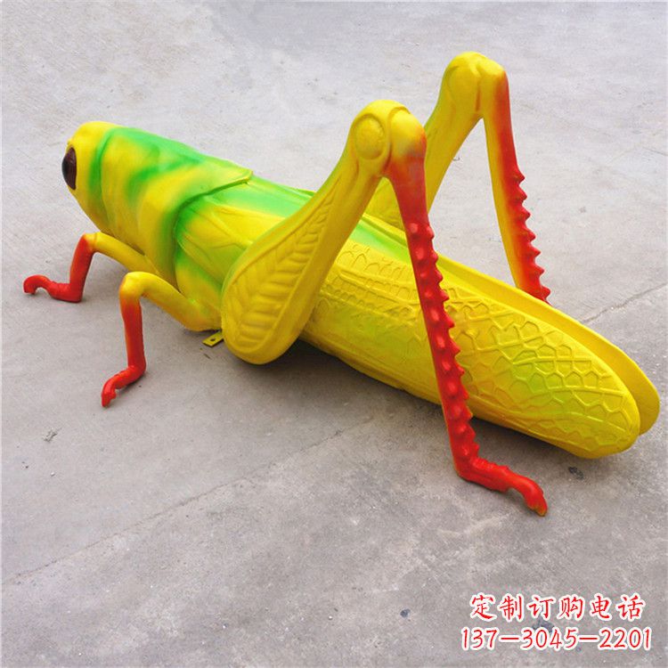 河南仿真蝗虫玻璃钢蚂蚱雕塑