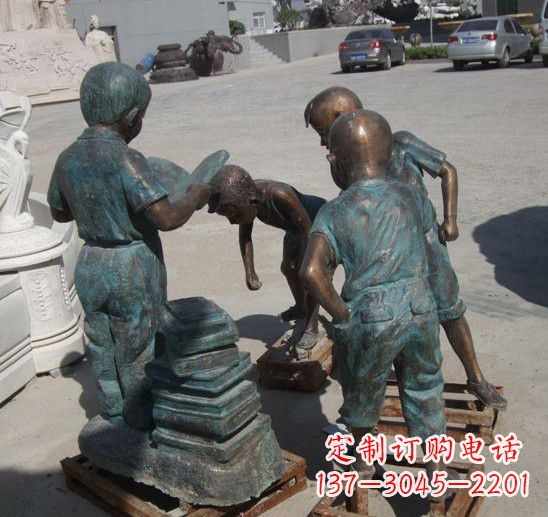 河南童话般的梦幻小孩铜雕塑
