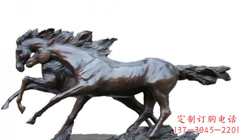 河南精工制作的两匹马动物铜雕