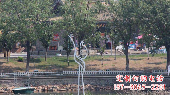 河南融合瑞雪灵羽,灵灯晶莹不锈钢仙鹤雕塑