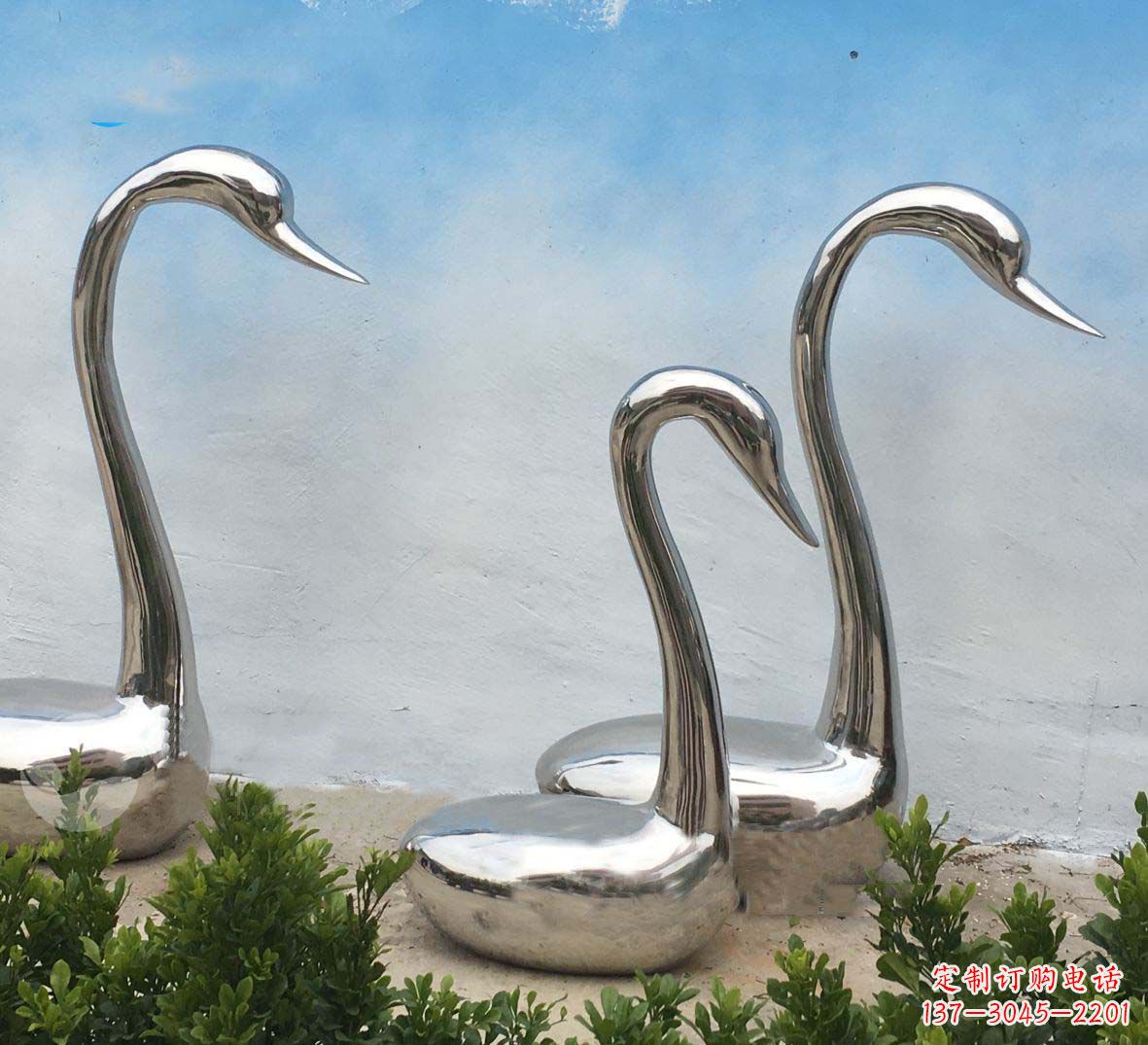 河南精美不锈钢抽象天鹅座椅雕塑