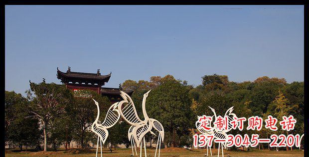 河南中领雕塑的精美不锈钢仙鹤雕塑