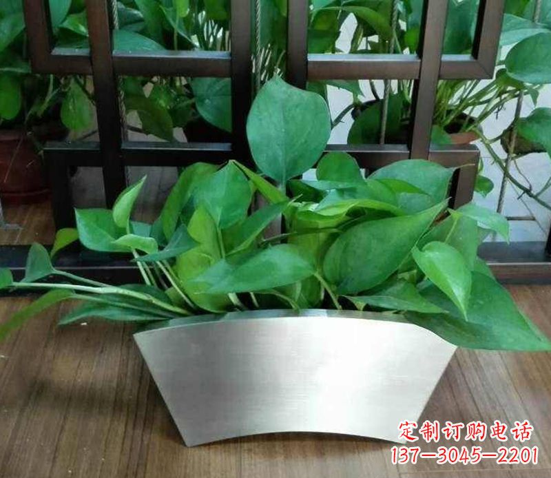 河南公园不锈钢花盆雕塑 