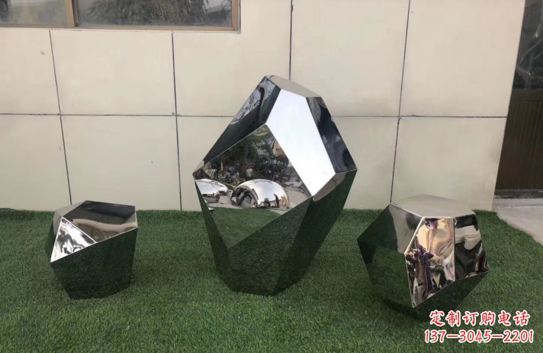 河南高质感不锈钢鹅卵石雕塑