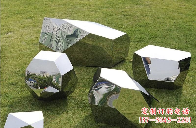 河南精美不锈钢鹅卵石几何雕塑