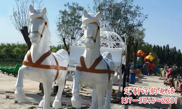 河南优雅迷人的不锈钢马车雕塑