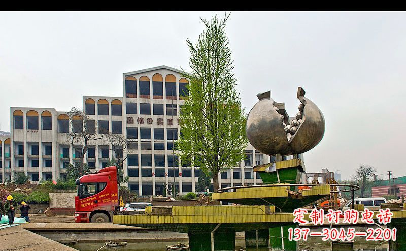 河南精美不锈钢石榴景观雕塑