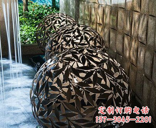 河南公园不锈钢树叶镂空球景观雕塑1