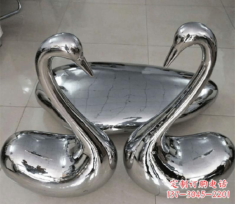 河南高端定制不锈钢天鹅雕塑