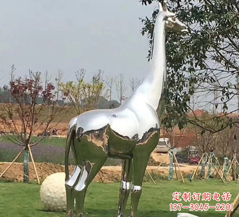 河南公园不锈钢长颈鹿雕塑
