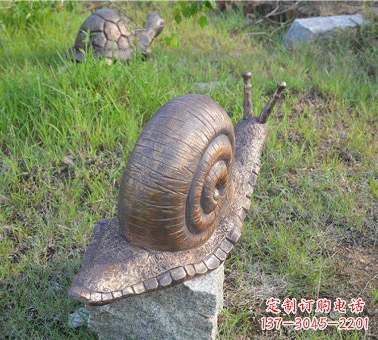 河南公园动物玻璃钢仿铜蜗牛雕塑