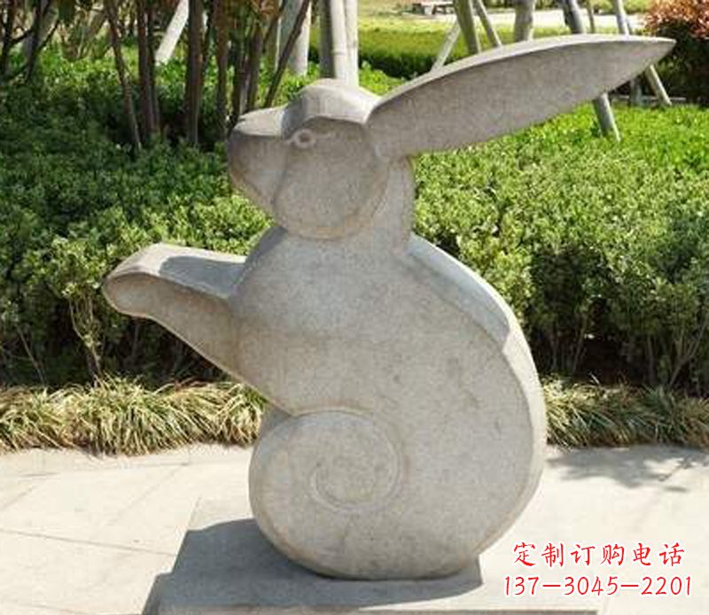 河南公园兔子雕塑,营造可爱的氛围