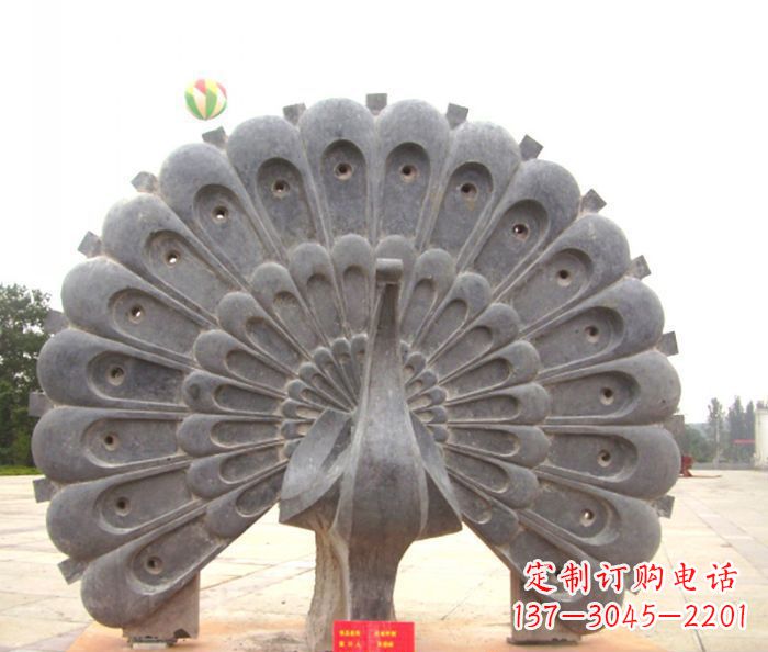 河南公园动物孔雀开屏石雕