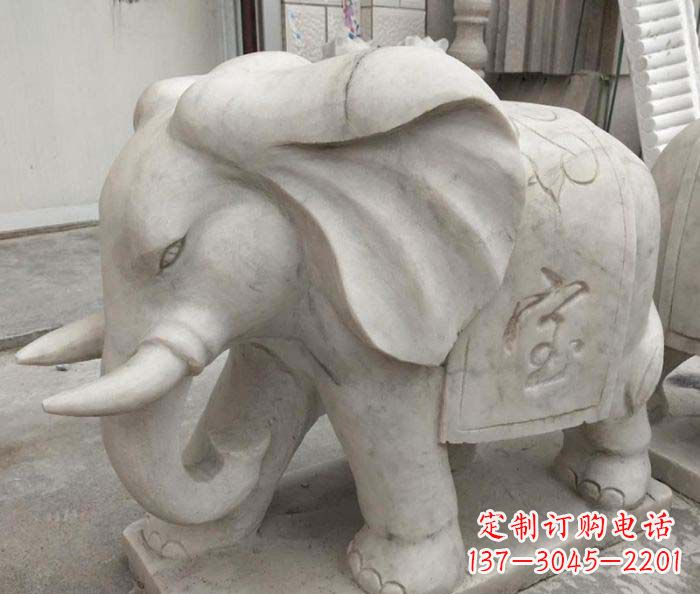 河南中领雕塑象征招财的精致大象石雕