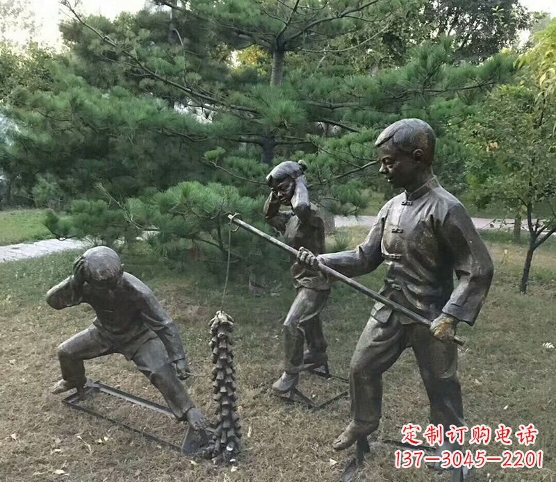 河南公园放鞭炮的儿童铜雕