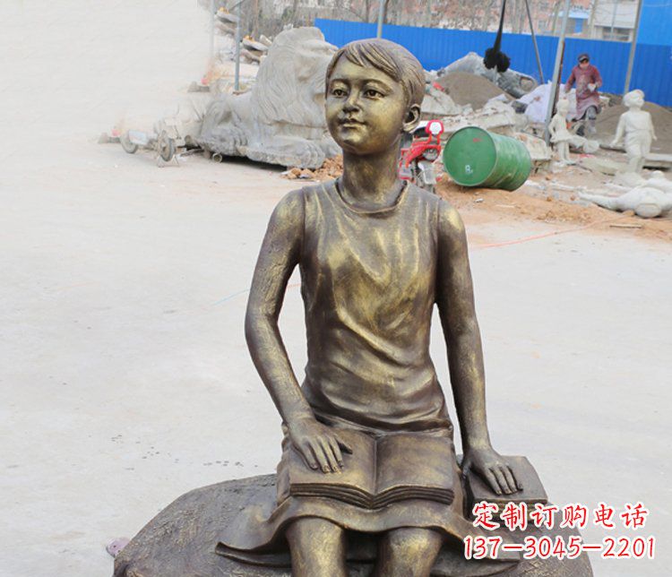 河南铜雕景观摆件——“女孩看书”