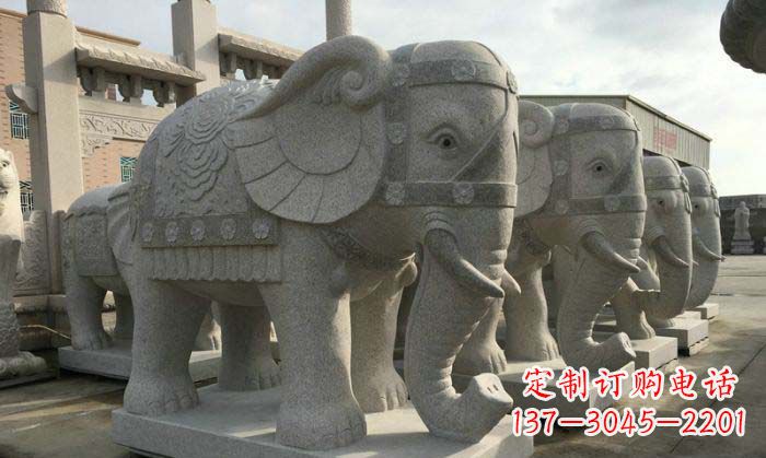 河南庄严雄伟的大象石雕