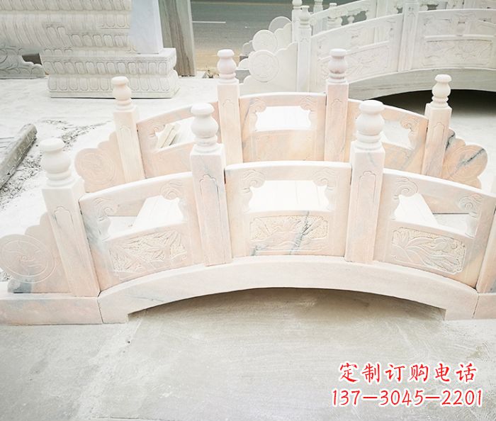 河南红石拱桥雕塑——浪漫交织,美景永相伴