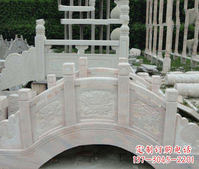 河南红石拱桥雕塑
