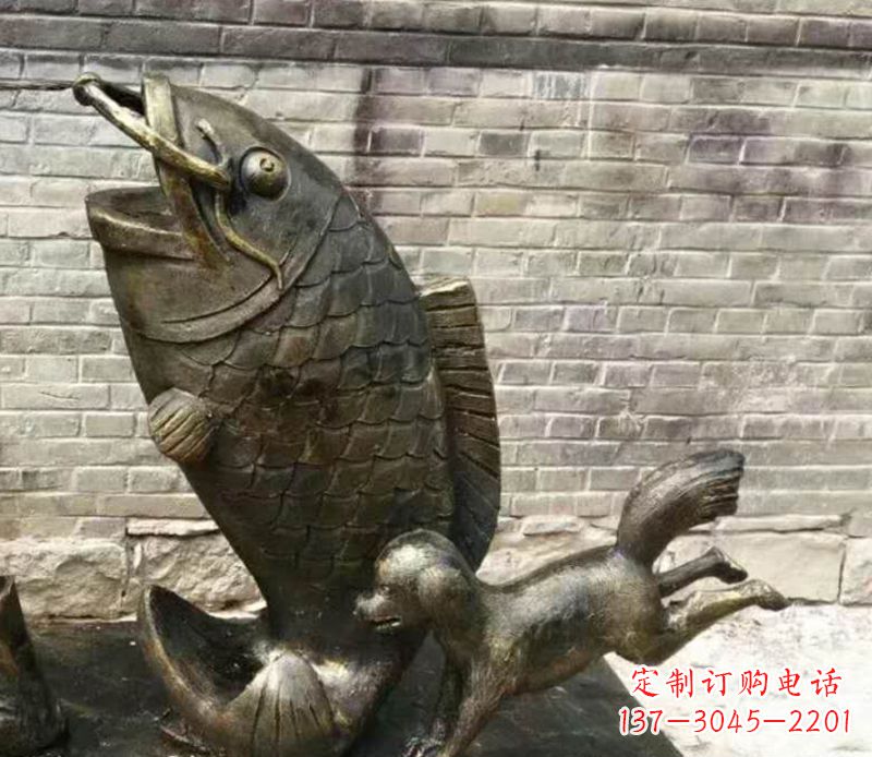 河南优雅艺术的鲤鱼铜雕