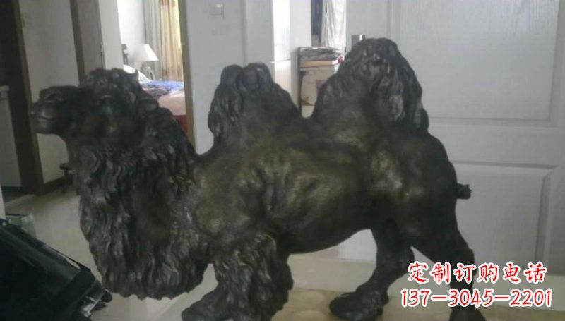 河南公园骆驼动物景观铜雕