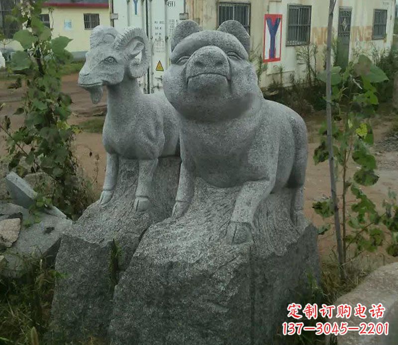 河南公园十二生肖动物猪石雕