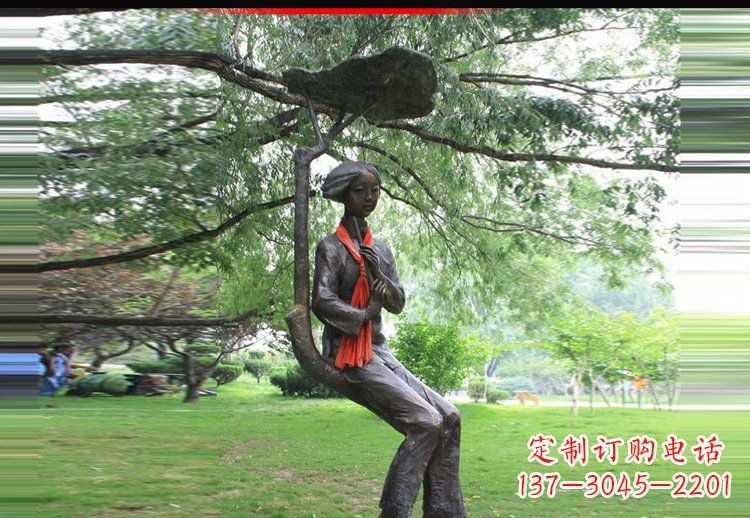 河南可爱迷人的美女雕塑