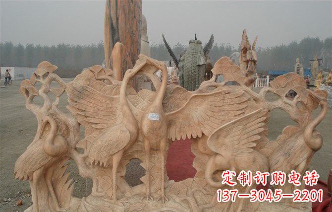 河南公园晚霞红仙鹤雕塑