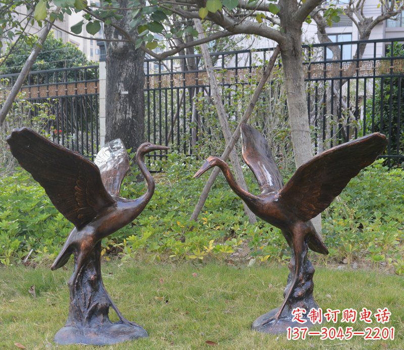 河南高雅实木雕刻精美仙鹤景观玻璃钢仿铜摆件