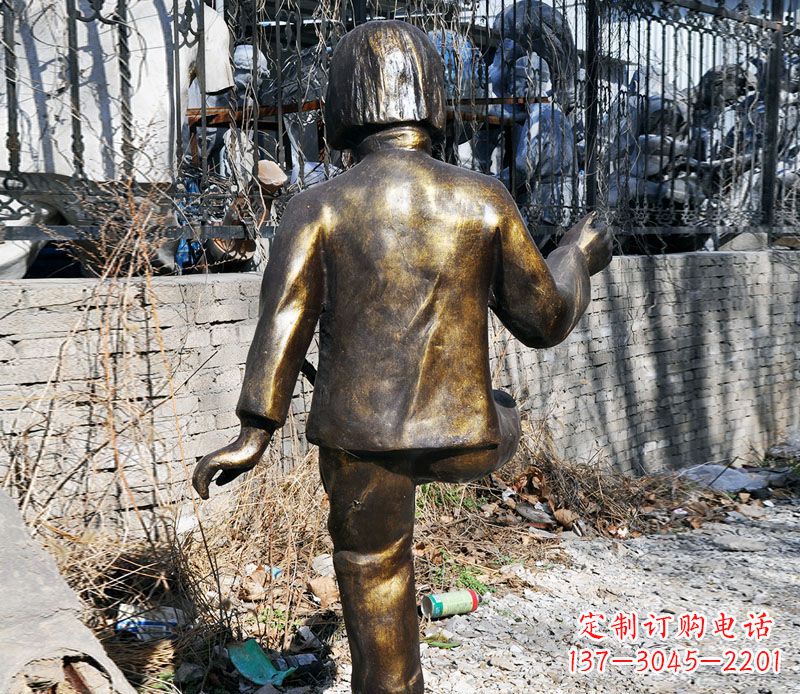 河南纯正艺术——公园小女孩踢毽子铜雕