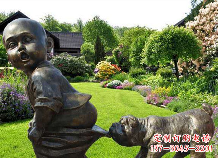 河南小孩咬小狗大雕塑