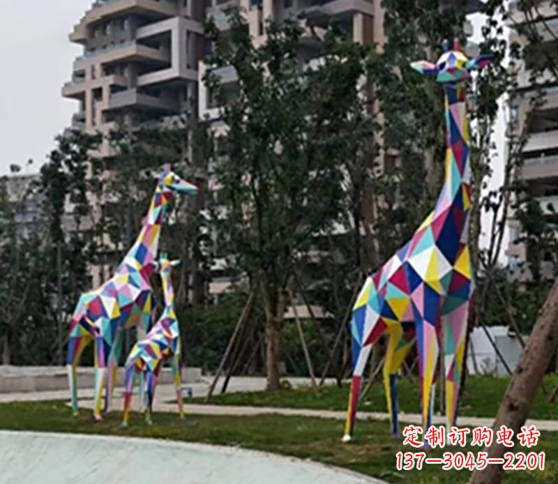 河南精美高雅的长颈鹿雕塑