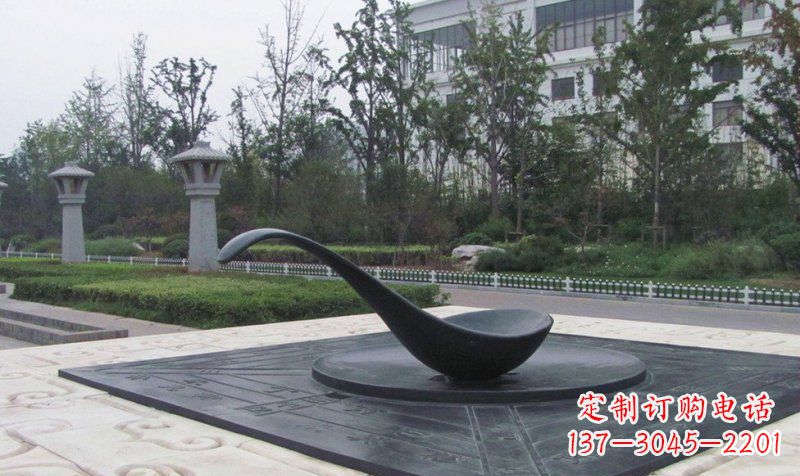 河南公园指南针景观铜雕