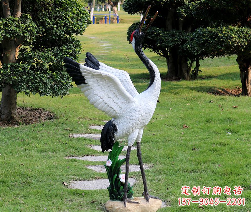 河南古代女人仙鹤雕塑