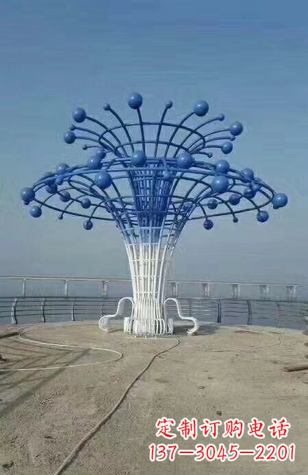 河南广场不锈钢抽象鲸鱼喷水雕塑