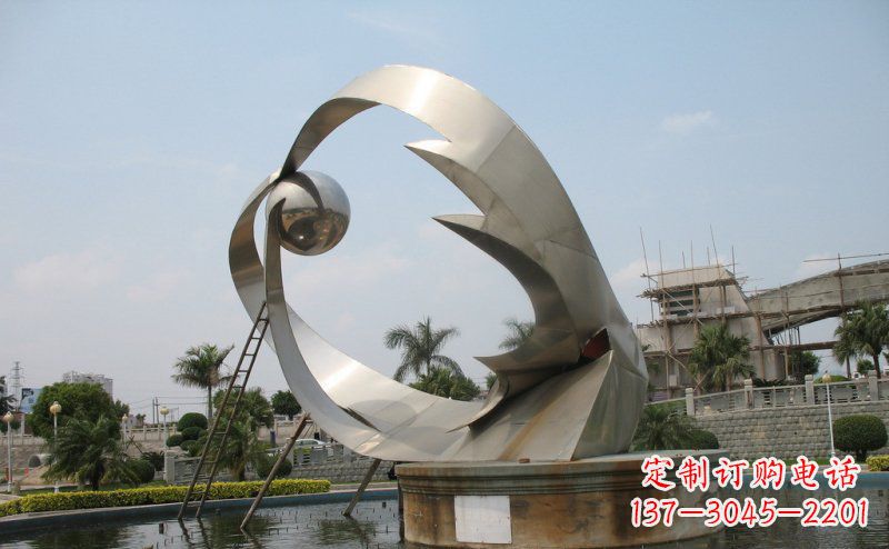 河南广场不锈钢抽象喷泉雕塑