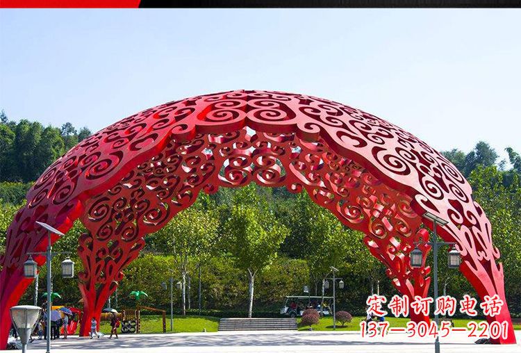 河南广场不锈钢红色拱门雕塑