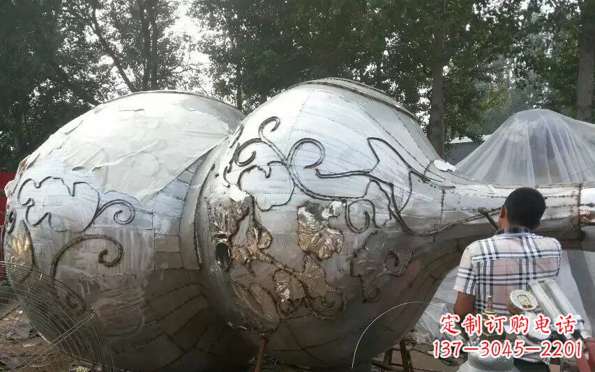 河南分外精美的不锈钢葫芦雕塑