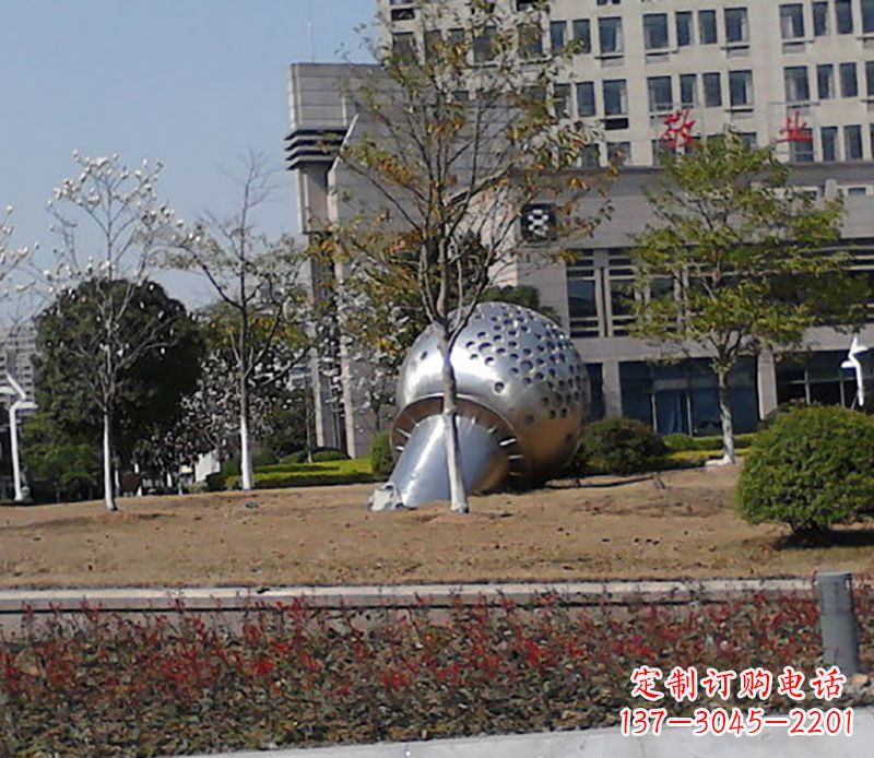 河南广场不锈钢话筒雕塑