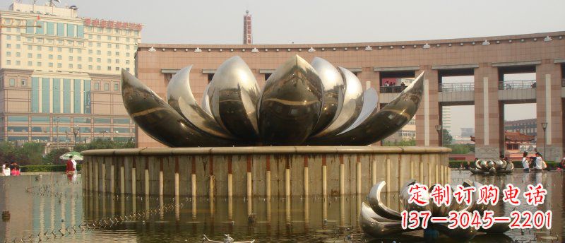 河南广场不锈钢莲花景观雕塑