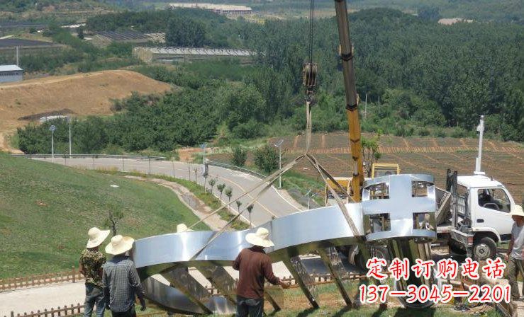 河南中领雕塑:高质量不锈钢竖琴雕塑