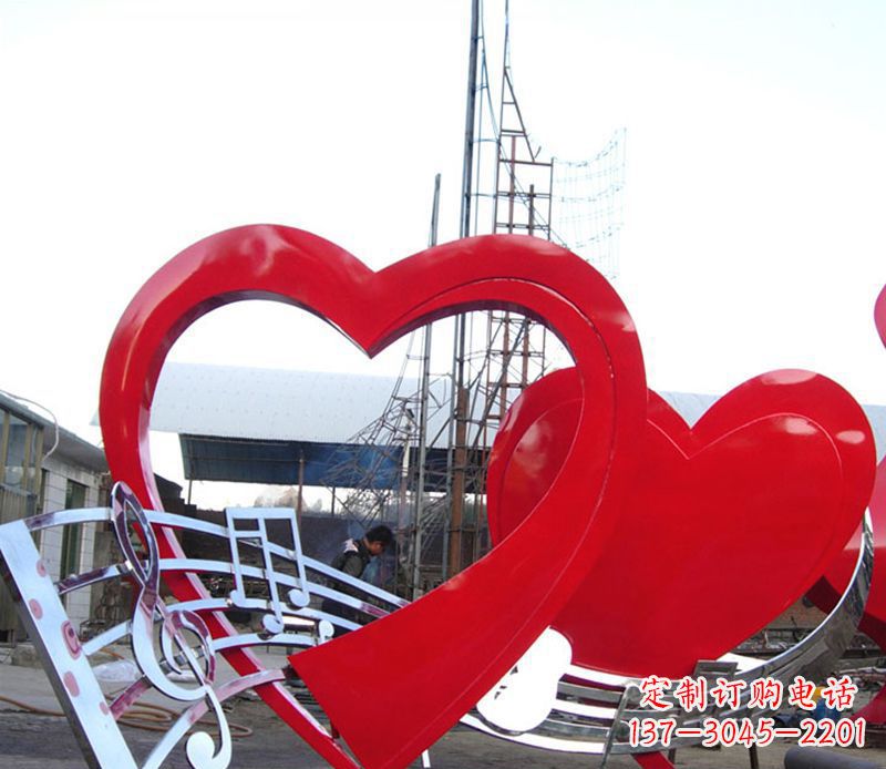河南中领雕塑:音符桃心景观雕塑,给你的生活带去美妙的旋律