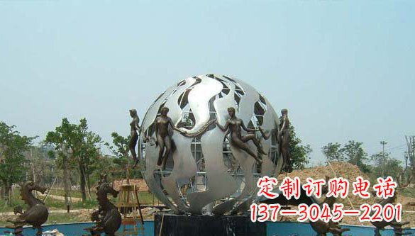 河南高雅大气不锈钢圆球喷泉雕塑