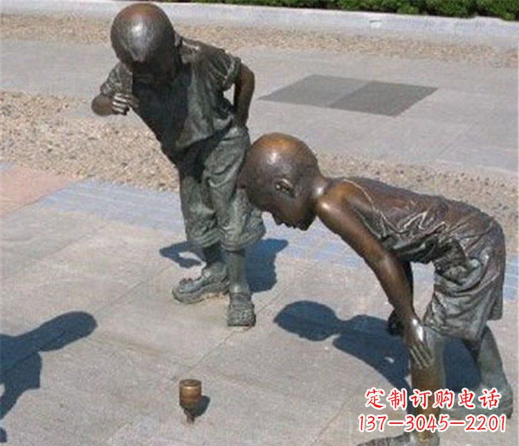 河南欣赏小男孩小品铜陀螺雕塑