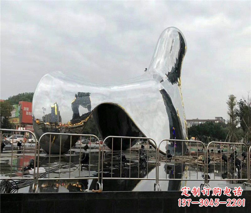 河南中领雕塑推出一款精美的抽象鸽子雕塑,专为…